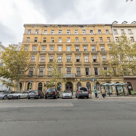 Atlanta Apartment Is In The Heart Of Budapest Exterior foto